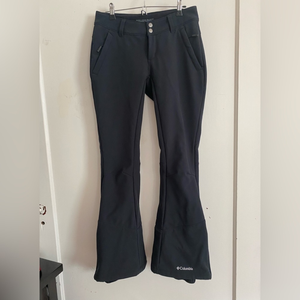 Columbia omni-wind block breathable windproof women’s skiing snow pants, size 4